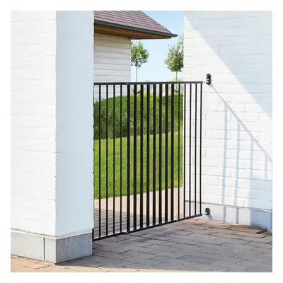 Savic Outdoor Dog Gate - 95 x 84 -152 cm (L x W)