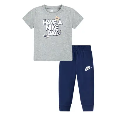 Baby boy t-shirt and jogging suit set Nike SOA Fleece