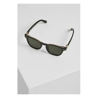 Urban Classic italy with chain sunglasses