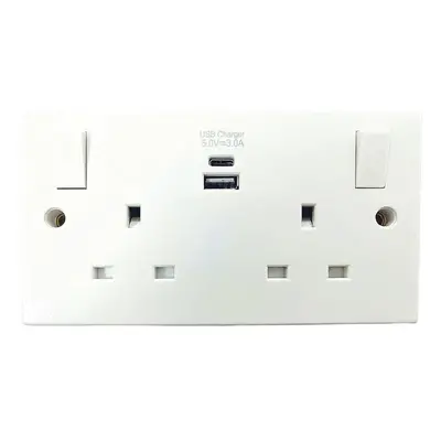 Dencon 4420NB Switched Socket 2-Gang + 2 Usb A/C Ports 13A