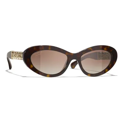 Chanel Woman Sunglass CH5538Q - Frame color: Dark Havana, Lens color: Gradient Brown Polar