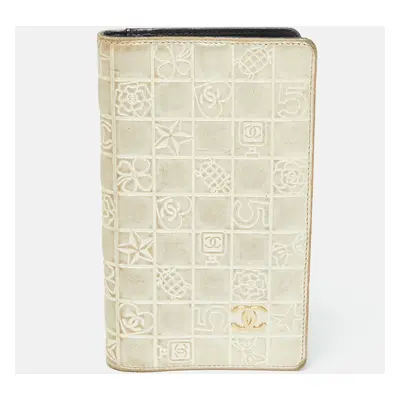 Chanel Gold Charm Icon Leather CC Bifold Wallet