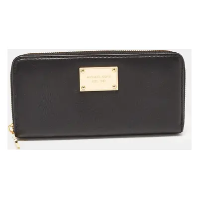 Michael Kors Black Leather Jet Set Zip Around Wallet