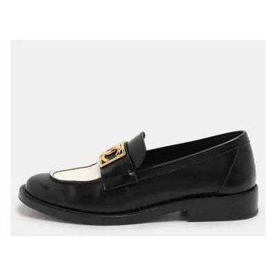 Chanel Black/White Leather CC Loafers Size