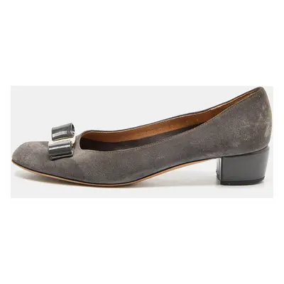 Salvatore Ferragamo Grey Suede Vara Bow Pumps Size