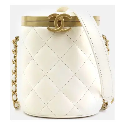 Chanel Off-White Gold Leather Matelasse Shoulder Bag