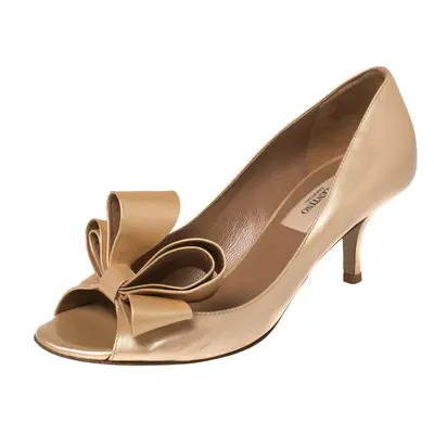 Valentino Beige Patent Leather Bow Accents Pumps Size