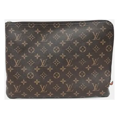 Louis Vuitton Etuille Voyage Clutch MM