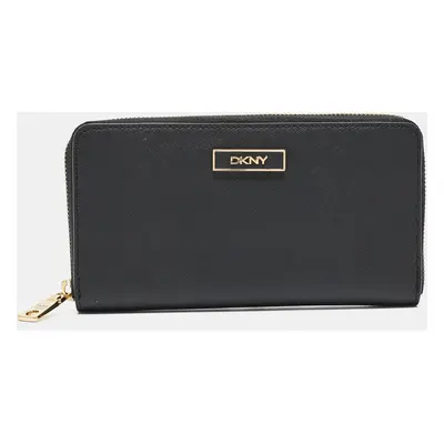 DKNY Black Leather Bryant Park Zip Around Continental Wallet