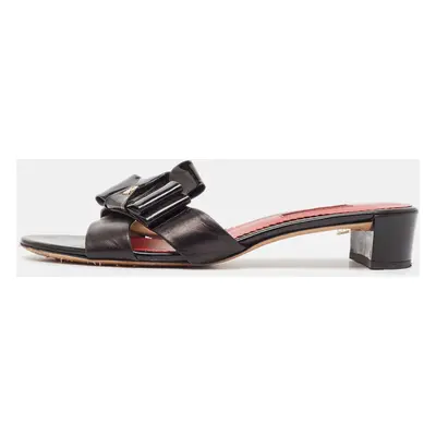 CH Carolina Herrera Black Leather Crisscross Slide Sandals Size