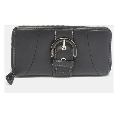 Coach Black Leather Buckle Zip Continental Wallet