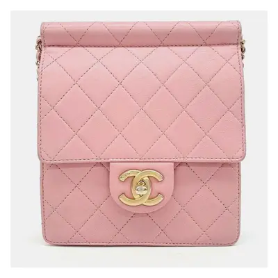 Chanel pearl-embellished chain Crossbody bag