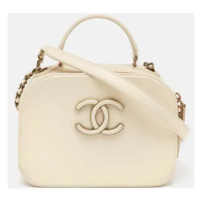 Chanel Off White Quilted Leather Coco Curve Vanity Case Bag