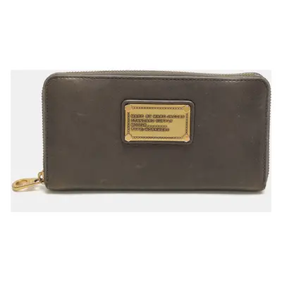 Marc by Marc Jacobs Grey Leather Zip Around Wallet