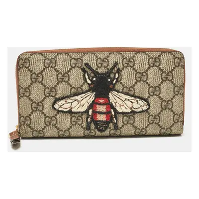 Gucci Beige Bee Printed GG Supreme Canvas Zip Around Continental Wallet