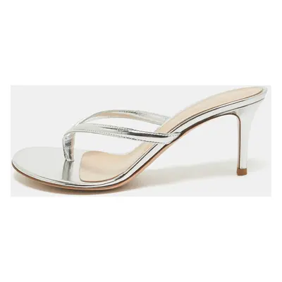 Gianvito Rossi Silver Patent Leather Calypso Thong Sandals Size 38.5