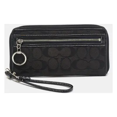 Coach Black Signature Canvas and Patent Leather Wristlet Wallet