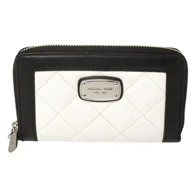 Michael Kors White/Black Quilted Leather Wristlet Wallet