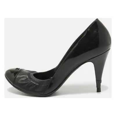 Chanel Black Patent and Leather CC Scrunch Pumps Size