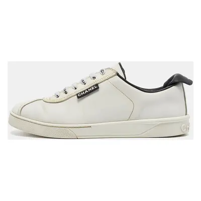 Chanel White Leather CC Low Top Sneakers Size 37.5