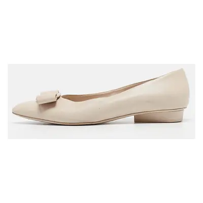 Salvatore Ferragamo Cream Leather Viva Bow Ballet Flats Size