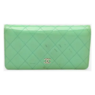 Chanel Green Quilted Patent Leather CC Flap Continental Wallet