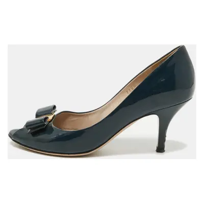 Salvatore Ferragamo Navy Blue Patent Vara Bow Pumps Size