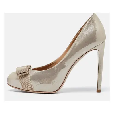 Salvatore Ferragamo Beige Iridescent Leather Vara Bow Pumps Size