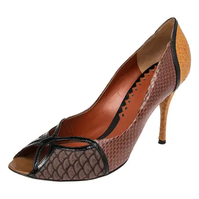 Bottega Veneta Multicolor Snakeskin Embossed Leather And Patent Leather Peep Toe Pumps Size