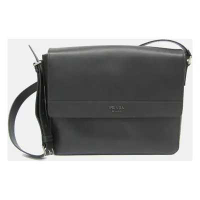 Prada Nero Saffiano Cuir Leather Messenger Bag