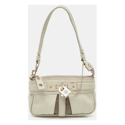 Marc By Marc Jacobs Off White Leather Padlock Charm Pochette Bag