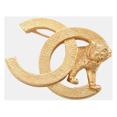 Chanel Gold Metal Cc Logo Brooch