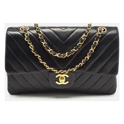 Chanel Black Chevron Leather Medium Classic Double Flap Bag