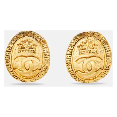 Chanel Vintage Royal Crown CC Gold Tone Clip-On Earring