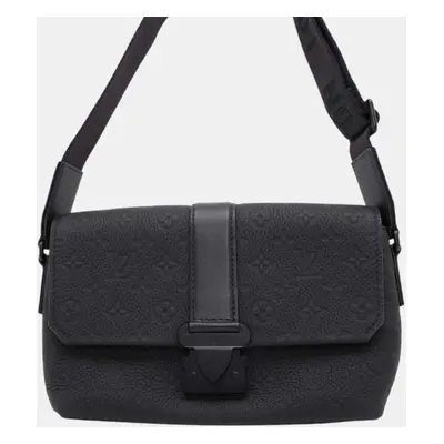 Louis Vuitton Noir Monogram Taurillon Cape Messenger bag