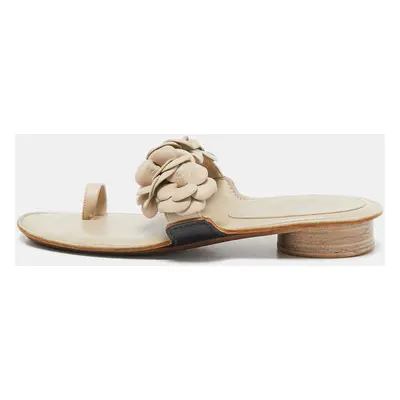 Chanel Cream Leather Camellia Toe Ring Flat Sandals Size