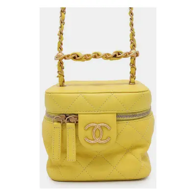 Chanel Yellow Lambskin Matelasse Vanity chain shoulder Bag Size Small