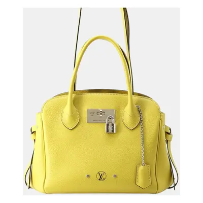 Louis Vuitton Vert Acid Grain Leather Milla Bag Size Pm