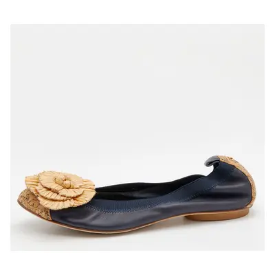 Chanel Navy Blue/Beige Leather and Straw Camellia Ballet Flats Size