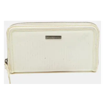 Burberry White Check Embossed Patent Leather Zip Round Wallet