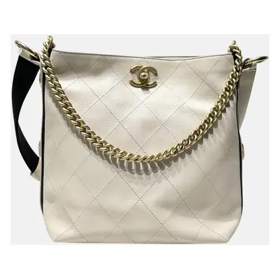 Chanel Cream Vintage Classic Hobo Badge Small Hippie Bag