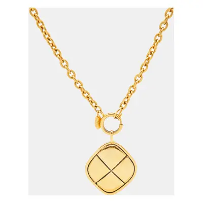 Chanel CC Matelassé Diamond Shape Gold Tone Necklace