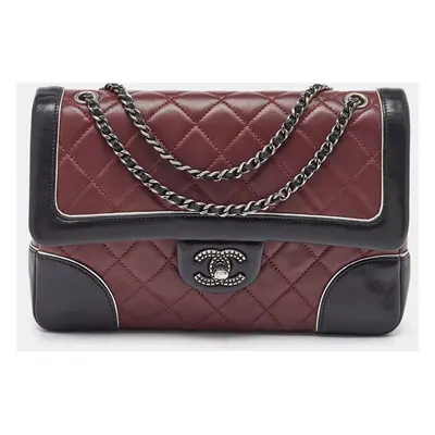 Chanel Red/Black Quilted Leather Engraved CC Contrast Trim Flap Shoulder Bag