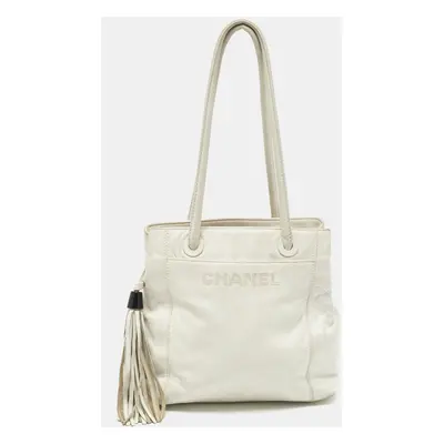 Chanel White Leather Vintage CC Tassel Bag