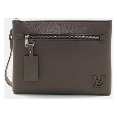 Louis Vuitton Takeoff Clutch bag