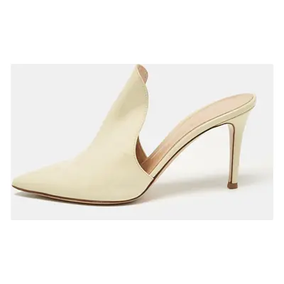 Gianvito Rossi Cream Patent Leather Aramis Mules Size 38.5