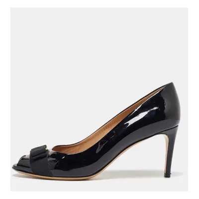 Salvatore Ferragamo Black Patent Leather Vara Bow Peep Toe Pumps Size