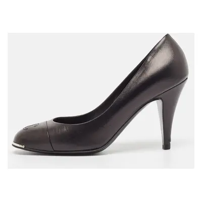 Chanel Black Leather CC Round Toe Pumps Size 38.5