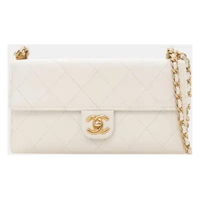 Chanel White Goatskin Chic Pearls Wallet on Chain