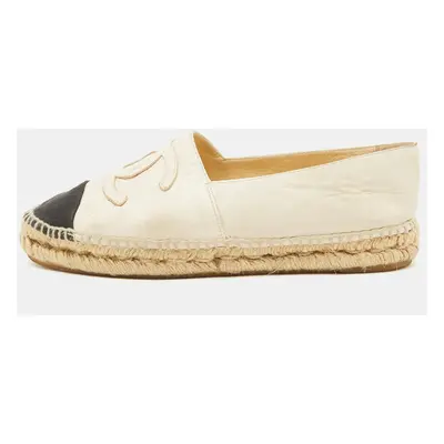 Chanel Off White/Black Leather and Canvas CC Cap Toe Espadrille Flats Size